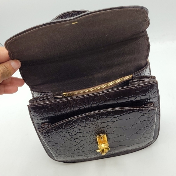 Vintage Brown Crocks embossed Small purse with Gold Turtle Accents Closure - Picture 10 of 16